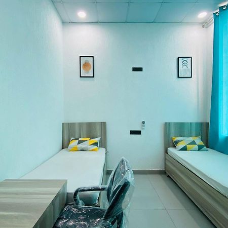 Abuzz Oxfordcaps Imperial Heights Mussoorie Dehradun Hostel Ngoại thất bức ảnh
