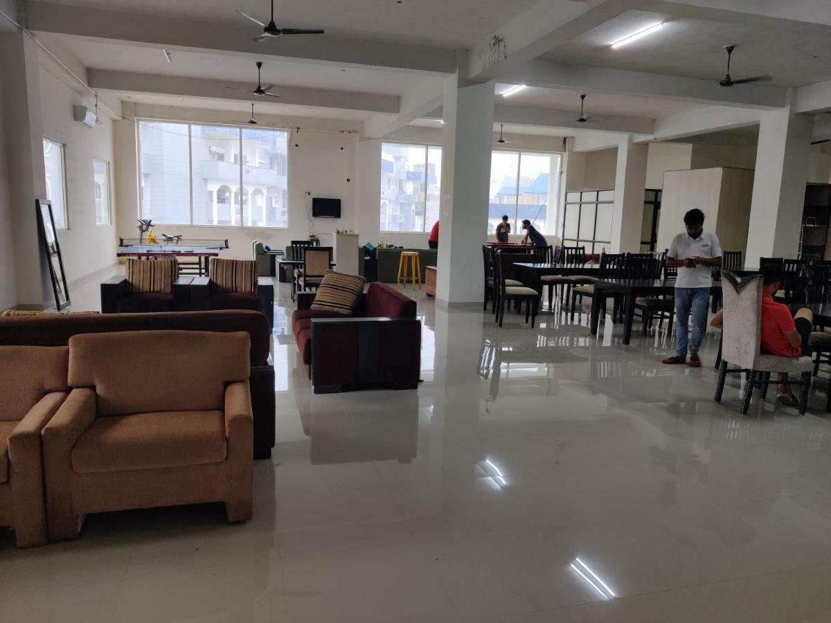 Abuzz Oxfordcaps Imperial Heights Mussoorie Dehradun Hostel Ngoại thất bức ảnh