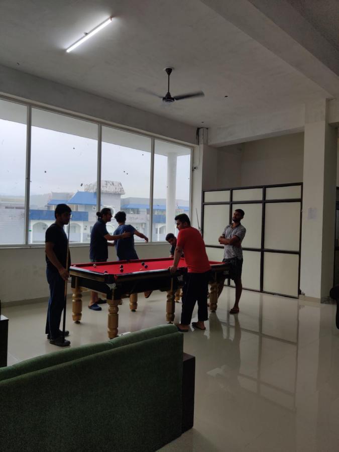 Abuzz Oxfordcaps Imperial Heights Mussoorie Dehradun Hostel Ngoại thất bức ảnh