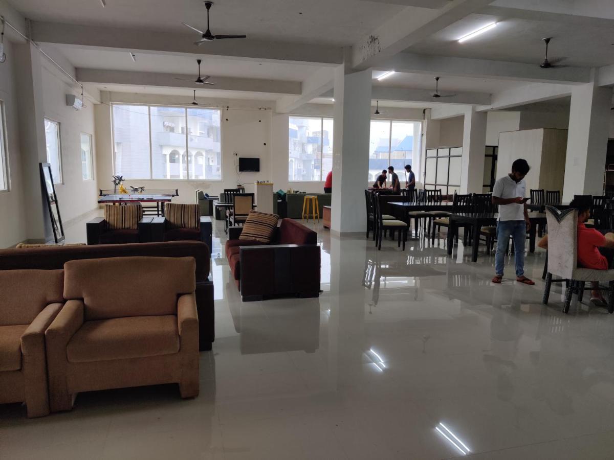 Abuzz Oxfordcaps Imperial Heights Mussoorie Dehradun Hostel Ngoại thất bức ảnh