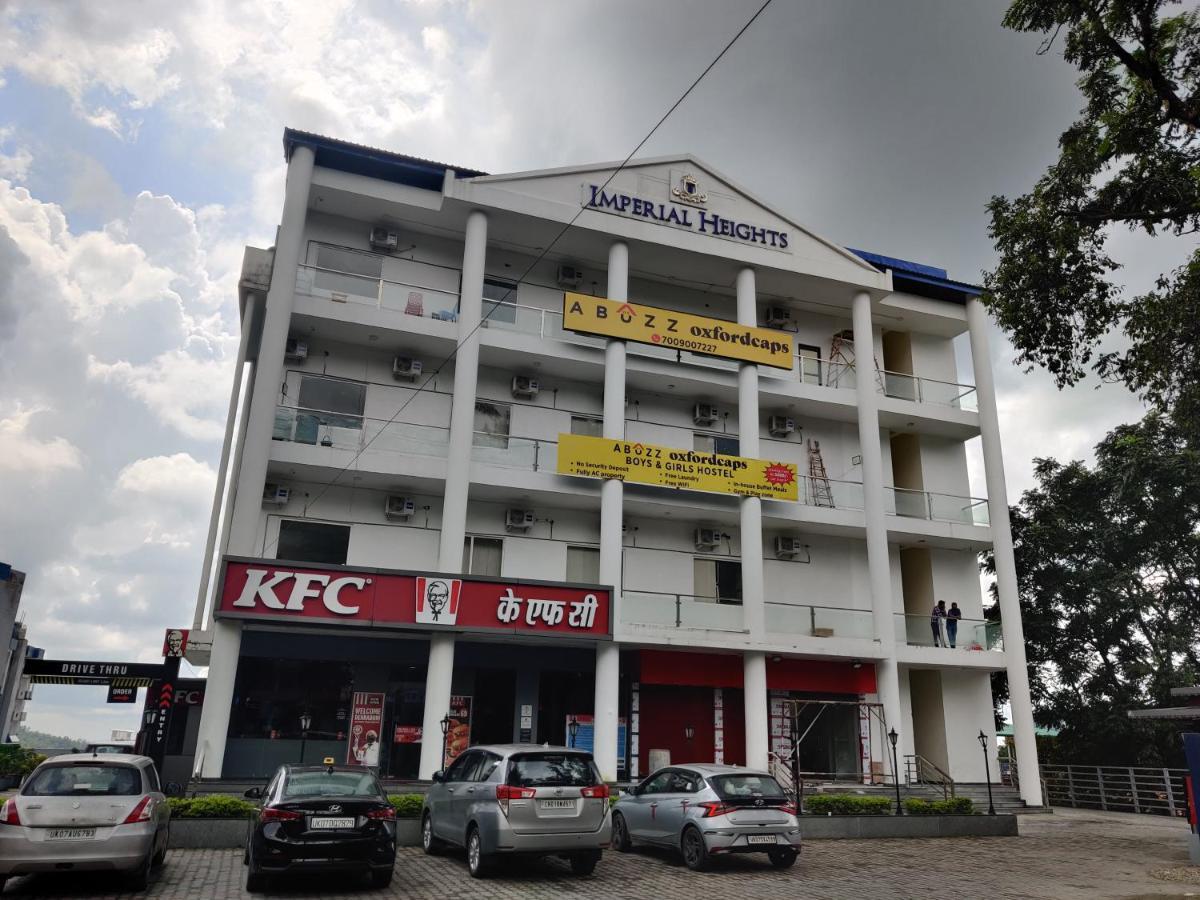 Abuzz Oxfordcaps Imperial Heights Mussoorie Dehradun Hostel Ngoại thất bức ảnh