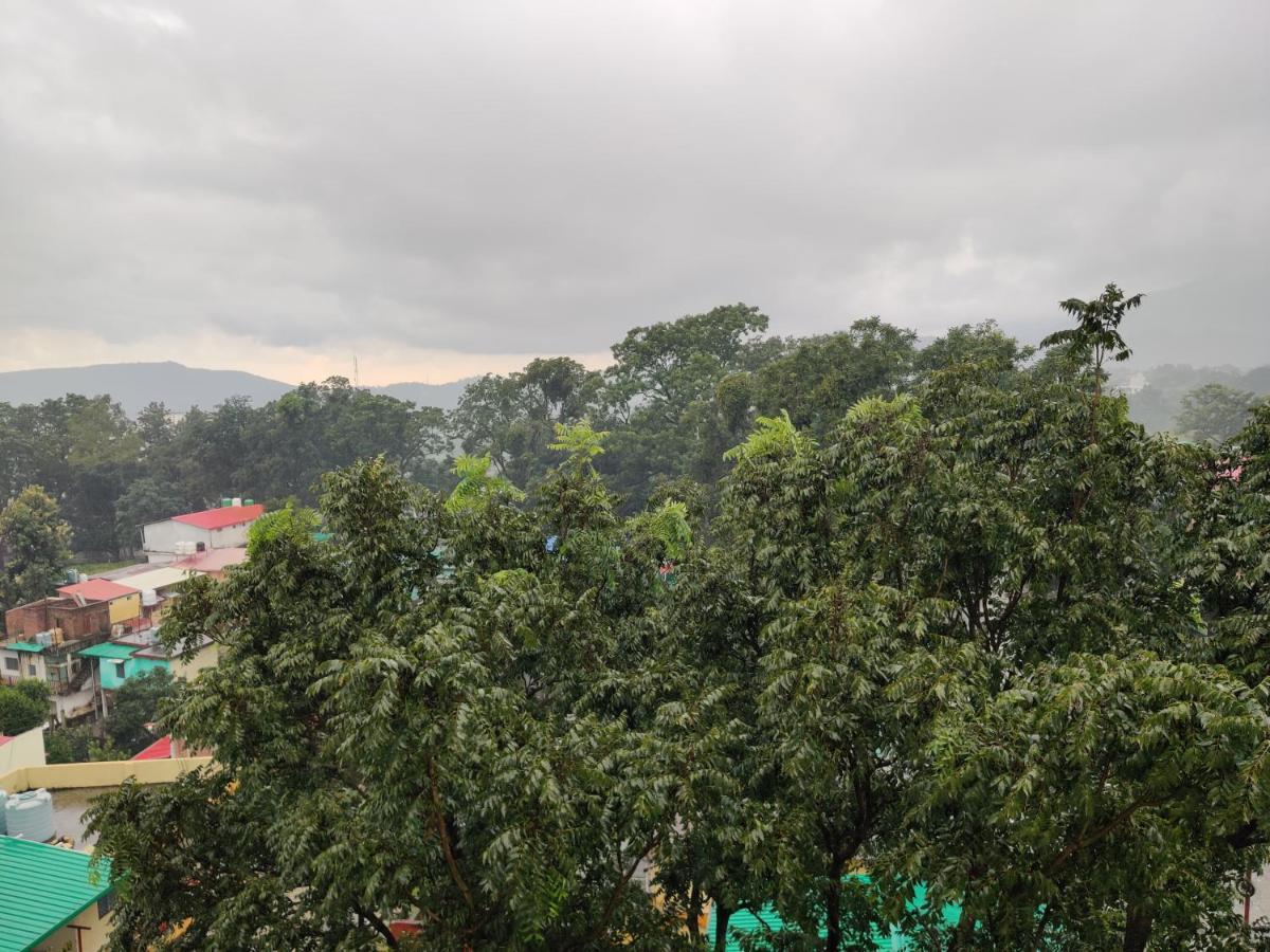 Abuzz Oxfordcaps Imperial Heights Mussoorie Dehradun Hostel Ngoại thất bức ảnh