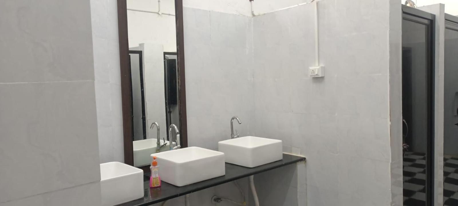 Abuzz Oxfordcaps Imperial Heights Mussoorie Dehradun Hostel Ngoại thất bức ảnh