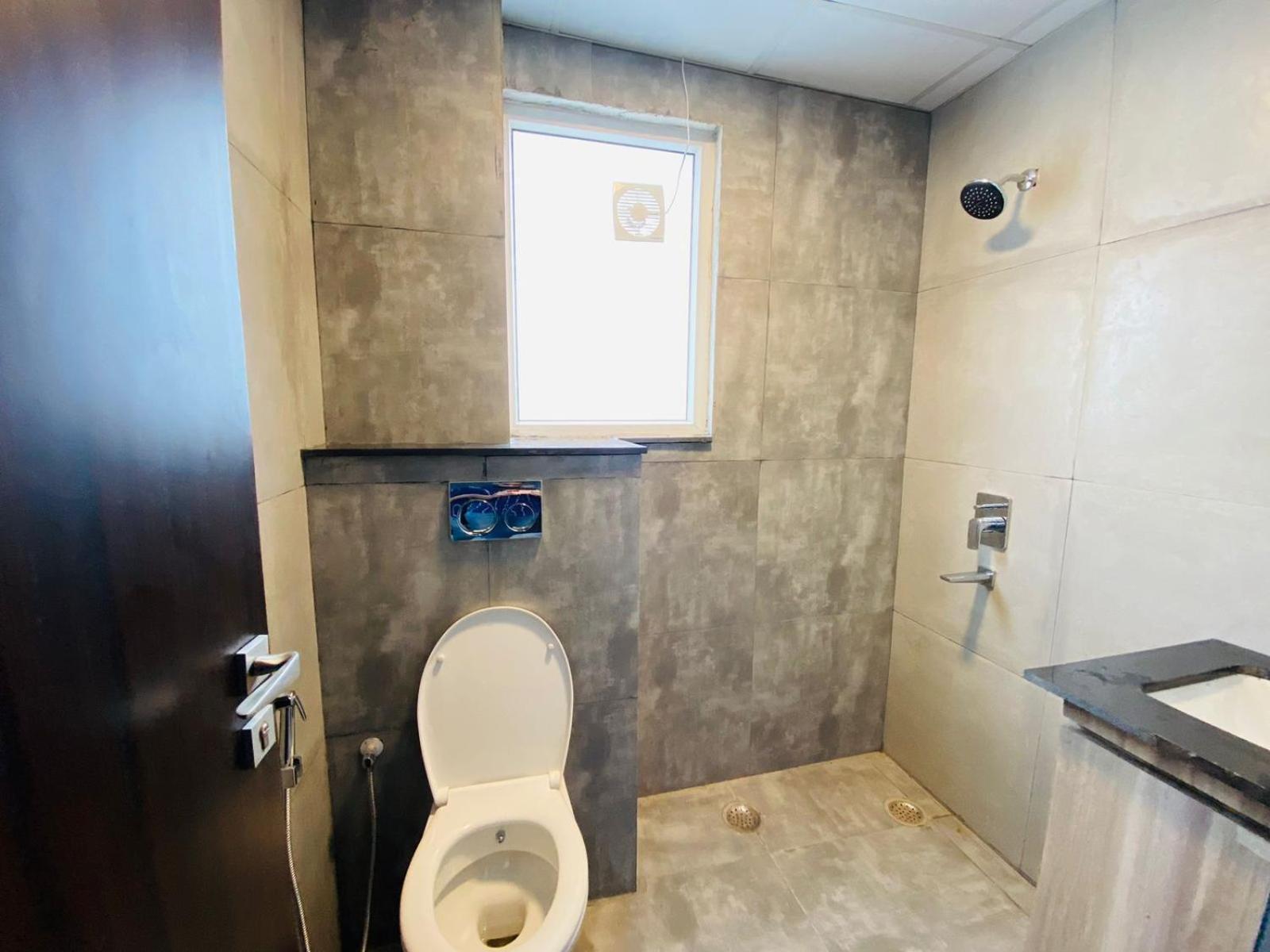 Abuzz Oxfordcaps Imperial Heights Mussoorie Dehradun Hostel Ngoại thất bức ảnh